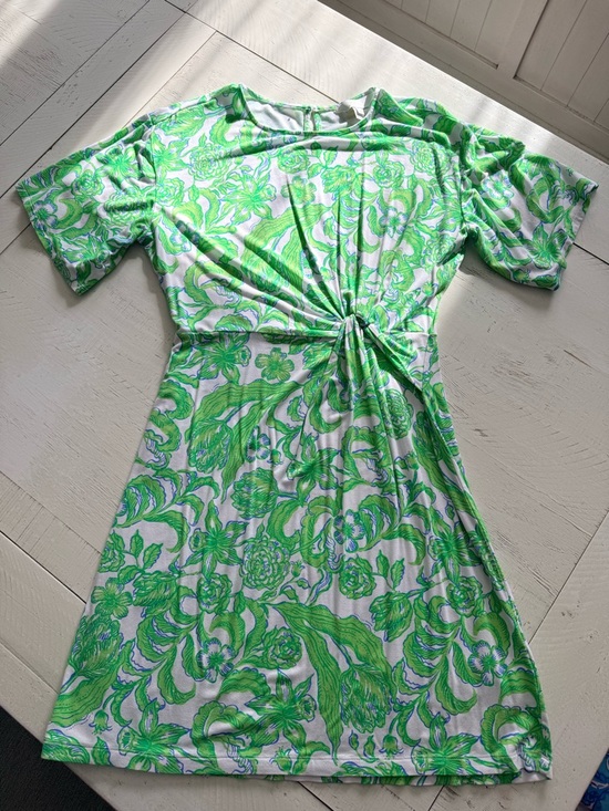Lilly Pulitzer Dresses & Skirts - Lilly Pulitzer White Dress with bright green and blue print